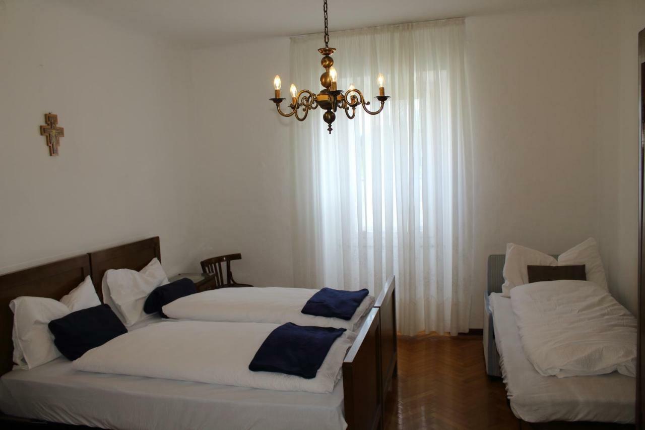 TassulloLa Casa Dei Nonniアパートメント エクステリア 写真